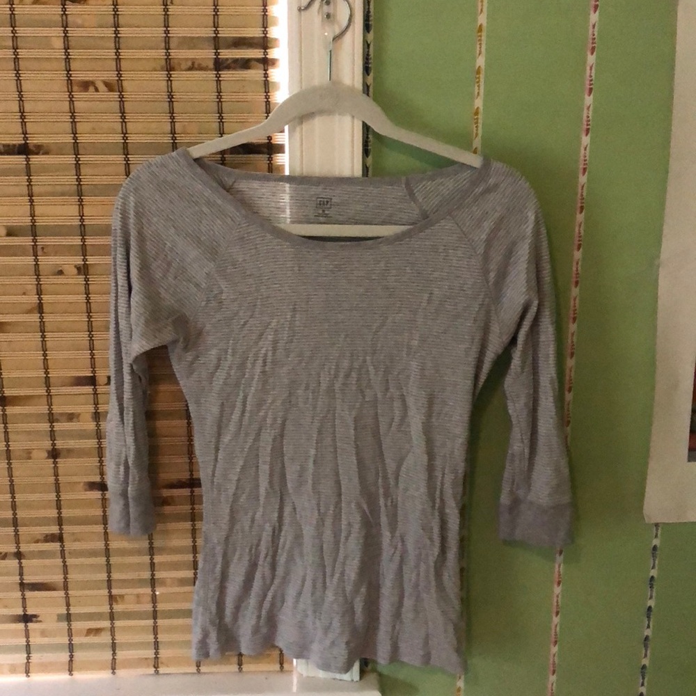 Classic Gap wide neck gray quarter length top